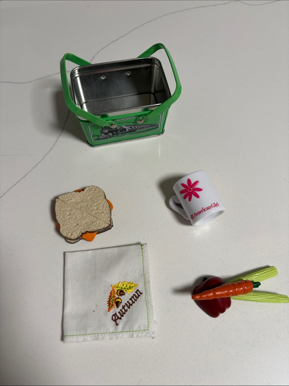 American Girl Kit Lunchbox - Picture 3 of 4